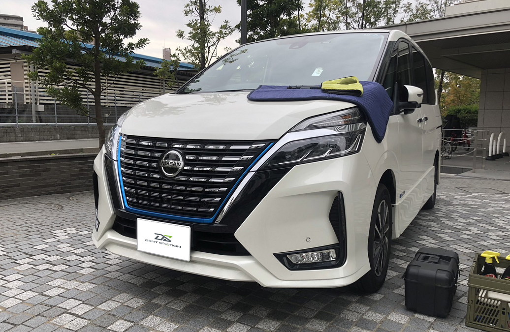 日産・セレナ　フロントガラス修理