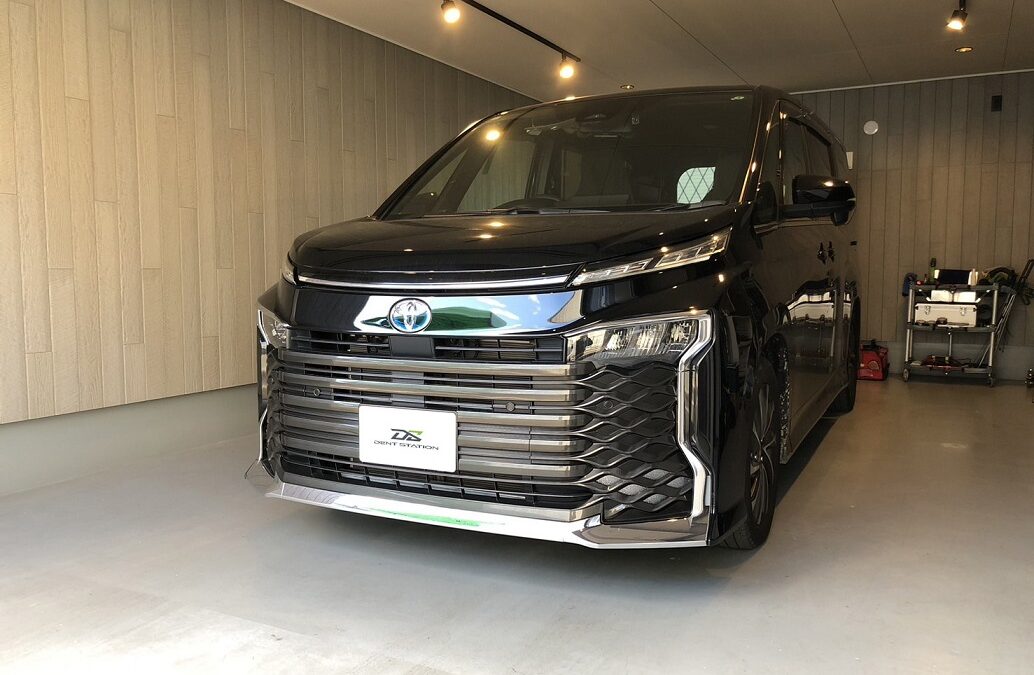 トヨタ・ヴォクシー　フロントガラス修理