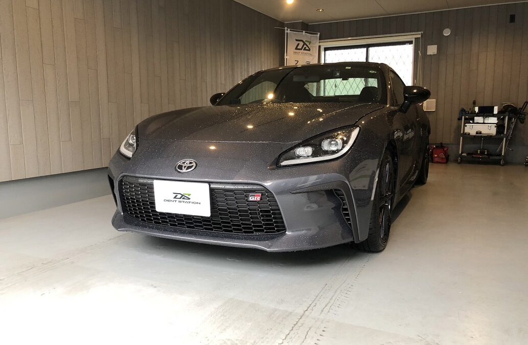 トヨタ・GR86　フロントガラス修理