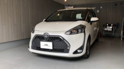 トヨタ・シエンタ　フロントガラス修理