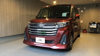 【相模原市】トヨタ・ルーミー　フロントガラスの飛び石修理