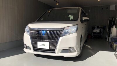 【町田市】トヨタ・エスクワイア　フロントガラス飛び石・ヒビ修理