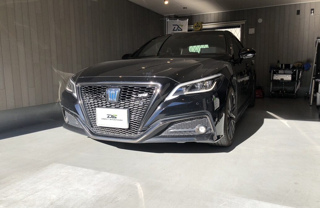 【横浜市】トヨタ・クラウン　フロントガラス飛び石ヒビ修理（即日修理・休車回避）