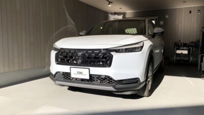 【海老名市】ホンダ・ヴェゼル フロントガラス飛び石修理（高速道路での飛び石被害）