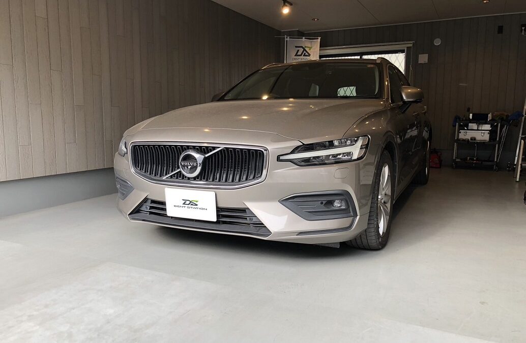 【綾瀬市】ボルボ・V60　フロントガラス 飛び石 リペア
