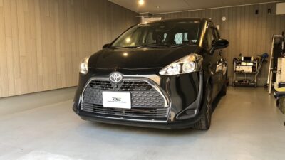 【海老名市】トヨタ・シエンタ　フロントガラス 飛び石 ヒビ修理