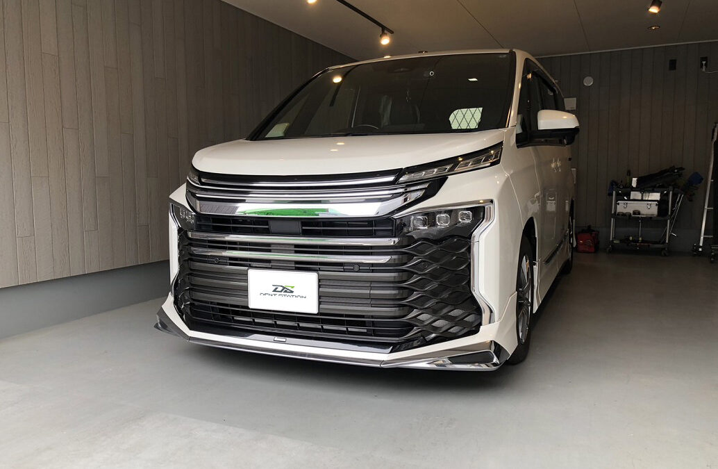 【相模原市】トヨタ・ヴォクシー　フロントガラス ヒビ割れ リペア