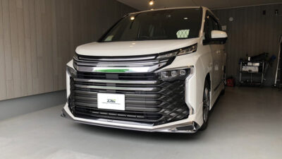 【相模原市】トヨタ・ヴォクシー　フロントガラス ヒビ割れ リペア