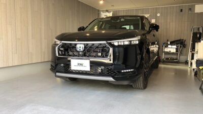 【藤沢市】ホンダ・ヴェゼル　フロントガラス 飛び石 ヒビ修理