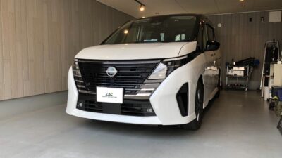 厚木市】日産・セレナ　フロントガラス 飛び石 修理